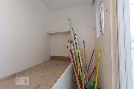 Apartamento à venda com 250m², 4 quartos e 3 vagas Apartamento à venda com 250m², 4 quartos e 3 vagasQuarto de Serviço