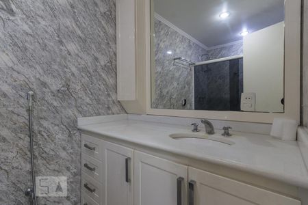 Apartamento à venda com 250m², 4 quartos e 3 vagas Apartamento à venda com 250m², 4 quartos e 3 vagasBanheiro