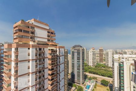 Apartamento à venda com 250m², 4 quartos e 3 vagas Apartamento à venda com 250m², 4 quartos e 3 vagasVista da Varanda