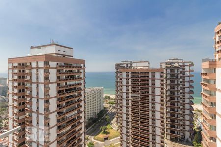 Apartamento à venda com 250m², 4 quartos e 3 vagas Apartamento à venda com 250m², 4 quartos e 3 vagasVista da Varanda