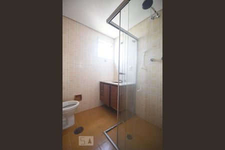 Banheiro de apartamento à venda com 1 quarto, 48m² em Vila Suzana, São Paulo