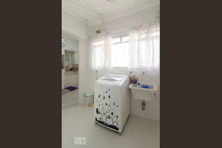 Apartamento à venda com 81m², 3 quartos e 2 vagasLavanderia