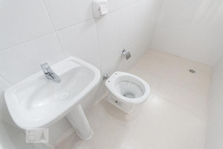 Banheiro  de apartamento para alugar com 2 quartos, 75m² em Vila Vera, São Paulo