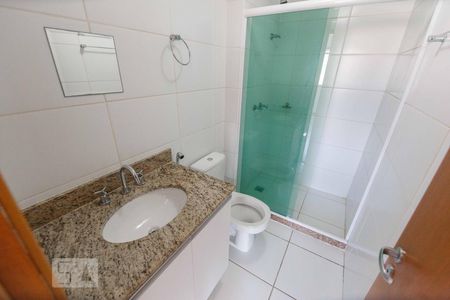 Banheiro social 2 de apartamento para alugar com 2 quartos, 70m² em Recreio dos Bandeirantes, Rio de Janeiro