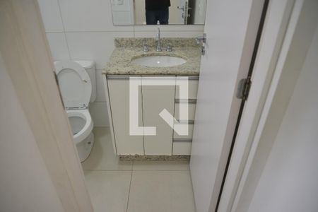 Apartamento à venda com 57m², 2 quartos e 2 vagasBanheiro da Suíte
