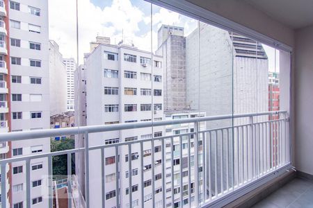 Studio à venda com 44m², 1 quarto e 1 vagaVista da Varanda com janelas de vidro fechadas