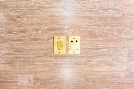 Studio à venda com 44m², 1 quarto e 1 vagaSaídas de eletricidade e dados por baixo do carpete de madeira