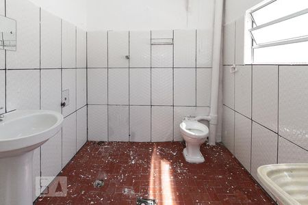 Casa à venda com 300m², 3 quartos e 6 vagas Casa à venda com 300m², 3 quartos e 6 vagasbanheiro edicula