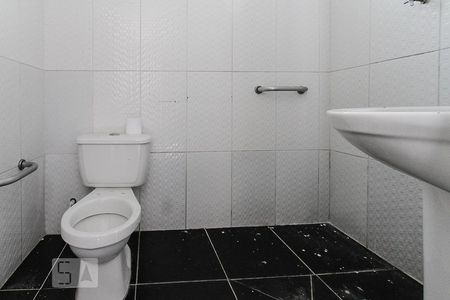 Casa à venda com 300m², 3 quartos e 6 vagas Casa à venda com 300m², 3 quartos e 6 vagasbanheiro de externo