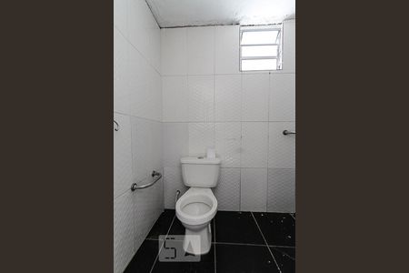 Casa à venda com 300m², 3 quartos e 6 vagas Casa à venda com 300m², 3 quartos e 6 vagasbanheiro de externo