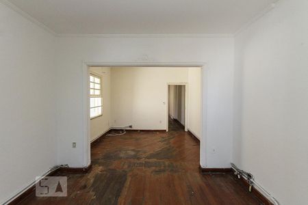 Casa à venda com 300m², 3 quartos e 6 vagas Casa à venda com 300m², 3 quartos e 6 vagassuite