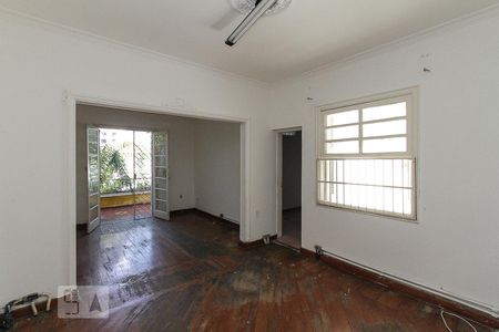 Casa à venda com 300m², 3 quartos e 6 vagas Casa à venda com 300m², 3 quartos e 6 vagassuite