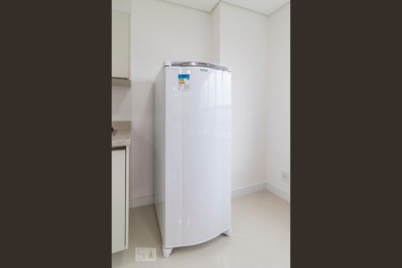 Geladeira de kitnet/studio para alugar com 1 quarto, 56m² em Brooklin Paulista, São Paulo