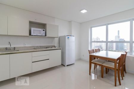 Cozinha de kitnet/studio para alugar com 1 quarto, 56m² em Brooklin Paulista, São Paulo