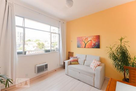 Sala de apartamento para alugar com 1 quarto, 45m² em Vila Isabel, Rio de Janeiro