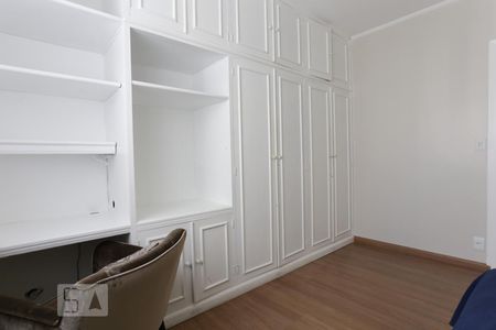 Apartamento à venda com 150m², 4 quartos e 2 vagas Apartamento à venda com 150m², 4 quartos e 2 vagasQuarto 02