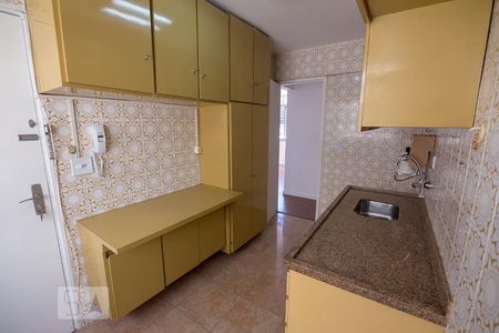 Cozinha de apartamento à venda com 2 quartos, 79m² em Perdizes, São Paulo