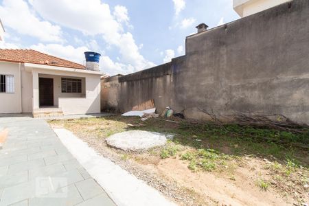 Casa à venda com 150m², 2 quartos e sem vaga Casa à venda com 150m², 2 quartos e sem vagaQuintal no fundo da casa
