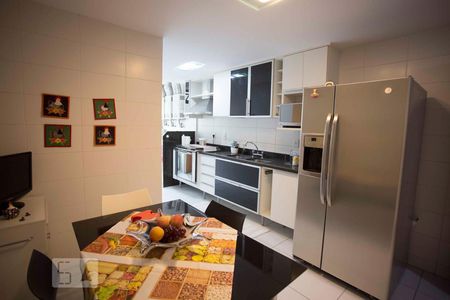 Apartamento à venda com 270m², 4 quartos e 3 vagascozinha