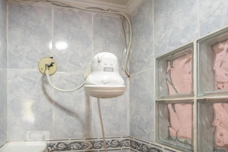 Banheiro de kitnet/studio para alugar com 1 quarto, 45m² em Santa Teresa, Rio de Janeiro