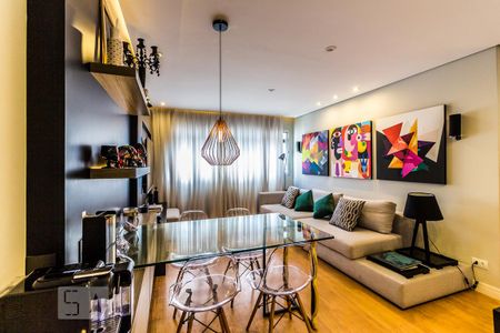 Apartamento para alugar com 70m², 2 quartos e 1 vagaSala