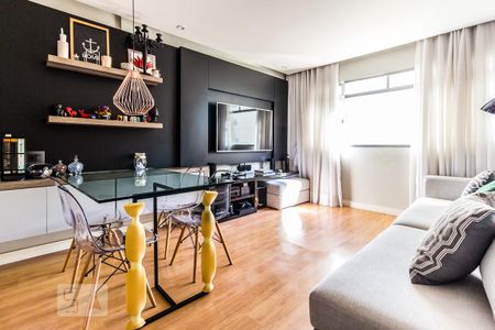 Apartamento para alugar com 70m², 2 quartos e 1 vagaSala