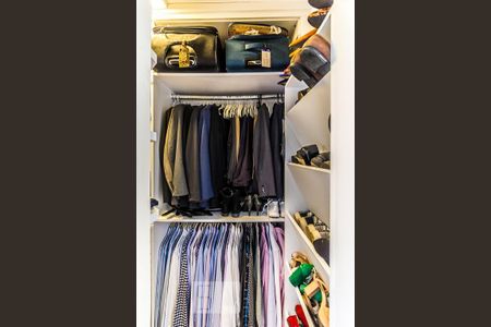 Apartamento para alugar com 70m², 2 quartos e 1 vagaCloset