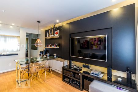Apartamento para alugar com 70m², 2 quartos e 1 vagaSala