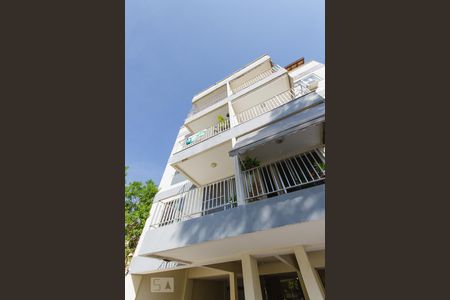 Apartamento à venda com 62m², 2 quartos e 1 vaga Apartamento à venda com 62m², 2 quartos e 1 vagaFachada