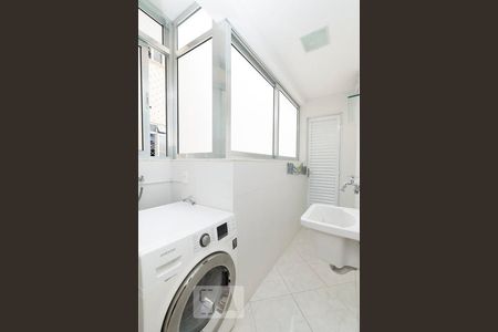 Apartamento à venda com 70m², 2 quartos e 1 vaga Apartamento à venda com 70m², 2 quartos e 1 vagaÁrea de Serviço