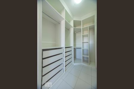 Apartamento para alugar com 75m², 2 quartos e 1 vaga Apartamento para alugar com 75m², 2 quartos e 1 vagaCloset Suite