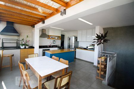 Apartamento para alugar com 104m², 2 quartos e 2 vagasCozinha e Sala de Jantar 2° piso