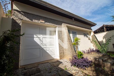 Casa para alugar com 500m², 4 quartos e 2 vagasFachada