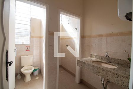 Casa para alugar com 500m², 4 quartos e 2 vagasBanheiro 2