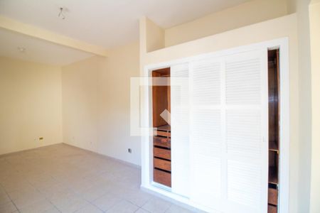 Casa para alugar com 500m², 4 quartos e 2 vagasDependência de Serviço - Sala