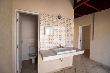 Casa para alugar com 500m², 4 quartos e 2 vagasBanheiro da Churrasqueira