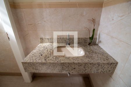 Casa para alugar com 500m², 4 quartos e 2 vagasBanheiro 2