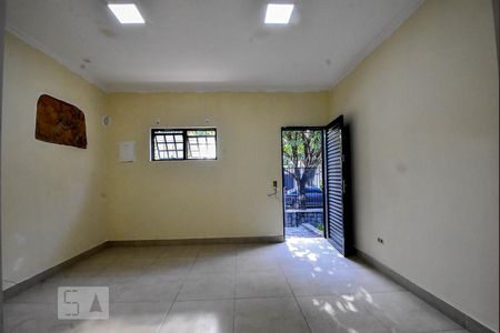 Sala de casa à venda com 3 quartos, 500m² em Vila Cordeiro, São Paulo
