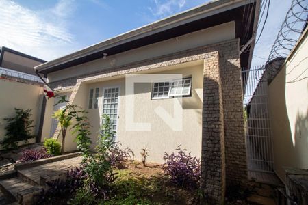 Casa para alugar com 500m², 4 quartos e 2 vagasFachada