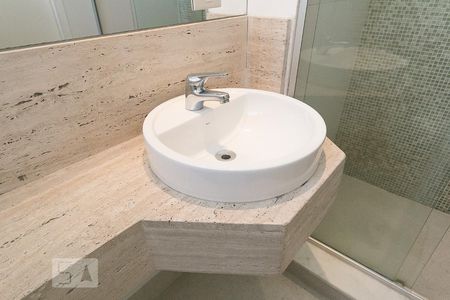 Apartamento para alugar com 55m², 1 quarto e 2 vagasBanheiro da suíte 