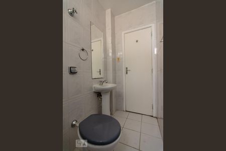 banheiro 4 de apartamento para alugar com 1 quarto, 52m² em Consolação, São Paulo