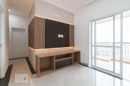 Sala - painel e rack para TV de apartamento à venda com 3 quartos, 106m² em Jardim Flor da Montanha, Guarulhos