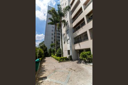 Apartamento para alugar com 69m², 2 quartos e 1 vaga Apartamento para alugar com 69m², 2 quartos e 1 vagaFachada