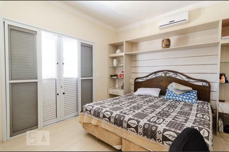 Casa à venda com 311m², 4 quartos e 5 vagas Casa à venda com 311m², 4 quartos e 5 vagasAndar superior - Suíte 1