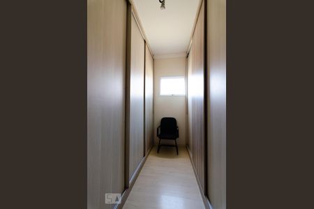 Casa à venda com 311m², 4 quartos e 5 vagas Casa à venda com 311m², 4 quartos e 5 vagasAndar superior - Suíte 1 closet