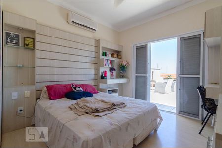 Casa à venda com 311m², 4 quartos e 5 vagas Casa à venda com 311m², 4 quartos e 5 vagasAndar superior - Suíte 2