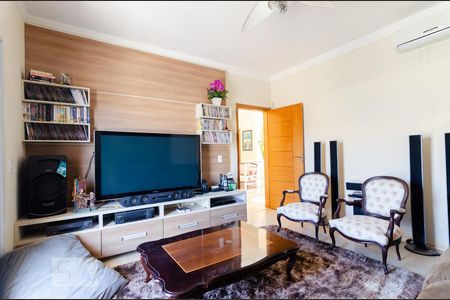Casa à venda com 311m², 4 quartos e 5 vagas Casa à venda com 311m², 4 quartos e 5 vagasAndar superior - Sala de tv