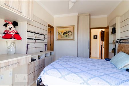 Casa à venda com 311m², 4 quartos e 5 vagas Casa à venda com 311m², 4 quartos e 5 vagasAndar superior - Suíte 3