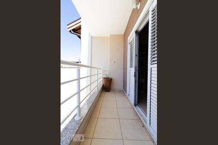 Casa à venda com 311m², 4 quartos e 5 vagas Casa à venda com 311m², 4 quartos e 5 vagasAndar superior - Suíte 1 varanda