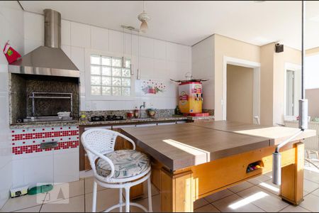 Casa à venda com 311m², 4 quartos e 5 vagas Casa à venda com 311m², 4 quartos e 5 vagasÁrea externa